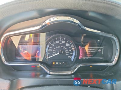 Zdjęcie 9 z 13 samochodu: 2013 LINCOLN TOWNHOUSE MKT VIN:2LMHJ5NK5DBL54611 - miniatura