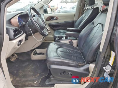 Zdjęcie 7 z 13 samochodu: 2017 CHRYSLER PACIFICA TOURING L VIN:2C4RC1BG4HR821439 - miniatura