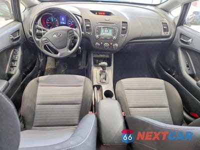 Zdjęcie 8 z 12 samochodu: 2016 KIA FORTE EX VIN:KNAFX4A8XG5549457 - miniatura