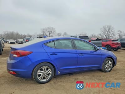 Trzecie zdjęcie samochodu z tyłu: 2020 HYUNDAI ELANTRA SEL VIN:KMHD84LF1LU945999 - miniatura