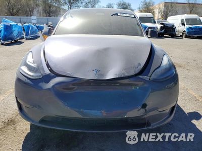 Piąte zdjęcie samochodu w środku: 2023 TESLA MODEL Y VIN:7SAYGDEE3PF744538 - miniatura