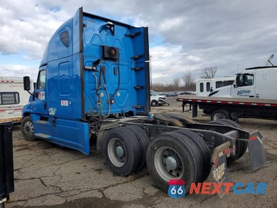 Trzecie zdjęcie samochodu z tyłu: 2017 FREIGHTLINER CASCADIA 125 VIN:3AKJGLDR0HSHT4786 - miniatura