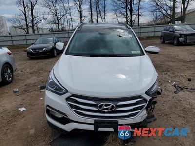 Piąte zdjęcie samochodu w środku: 2017 HYUNDAI SANTA FE SPORT 2.0T ULTIMATE VIN:5XYZWDLA1HG485336 - miniatura