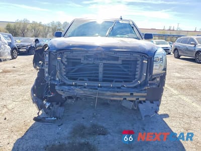 Piąte zdjęcie samochodu w środku: 2017 GMC YUKON XL DENALI VIN:1GKS2HKJ6HR263080 - miniatura