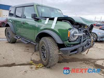 Czwarte zdjęcie samochodu z boku: 2023 FORD BRONCO BASE VIN:1FMEE5DP2PLC07408 - miniatura
