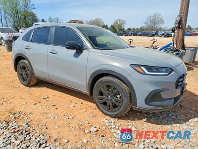 Czwarte zdjęcie samochodu z boku: 2026 HONDA HR-V SPORT VIN:3CZRZ1H54TM704037 - miniatura