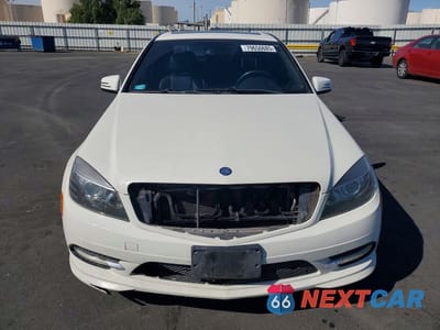 Piąte zdjęcie samochodu w środku: 2011 MERCEDES-BENZ C 300 VIN:WDDGF5EB4BA513002 - miniatura