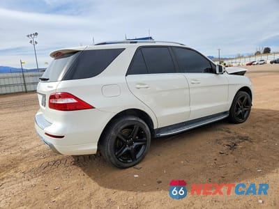 Trzecie zdjęcie samochodu z tyłu: 2014 MERCEDES-BENZ ML 550 4MATIC VIN:4JGDA7DB6EA268776 - miniatura