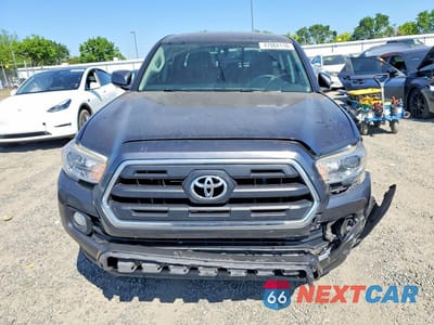 Piąte zdjęcie samochodu w środku: 2017 TOYOTA TACOMA SR5 V6 VIN:3TMAZ5CN6HM042292 - miniatura