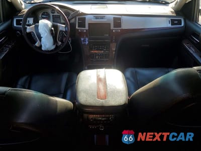 Zdjęcie 8 z 13 samochodu: 2011 CADILLAC ESCALADE ESV PREMIUM VIN:1GYS4JEF9BR330700 - miniatura