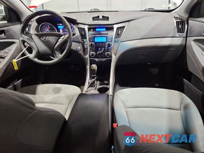 Zdjęcie 8 z 11 samochodu: 2012 HYUNDAI SONATA HYBRID BASE VIN:KMHEC4A4XCA038383 - miniatura