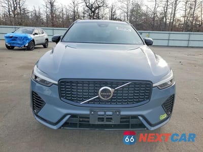Piąte zdjęcie samochodu w środku: 2024 VOLVO XC60 PLUS VIN:YV4H60DLXR1864791 - miniatura