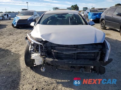 Piąte zdjęcie samochodu w środku: 2016 HYUNDAI SONATA HYBRID SE VIN:KMHE24L12GA036641 - miniatura