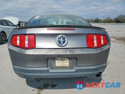 Zdjęcie 6 z 11 samochodu: 2010 FORD MUSTANG VIN:1ZVBP8AN8A5155054 - miniatura