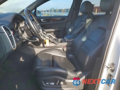 Zdjęcie 7 z 12 samochodu: 2019 PORSCHE CAYENNE VIN:WP1AA2AY4KDA14494 - miniatura