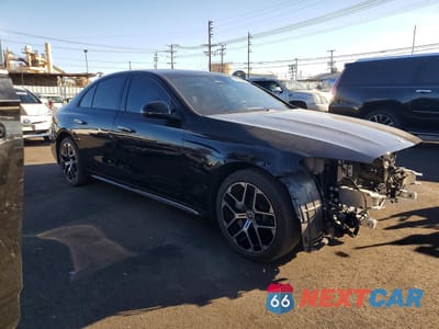 Czwarte zdjęcie samochodu z boku: 2024 MERCEDES-BENZ E 350 4MATIC VIN:W1KLF4HBXRA050197 - miniatura