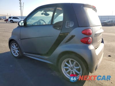 Drugie zdjęcie samochodu z przodu: 2016 SMART CARS FORTWO VIN:WMEEJ9AA7GK845619 - miniatura