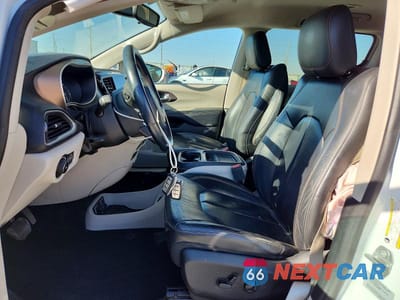 Zdjęcie 7 z 13 samochodu: 2017 CHRYSLER PACIFICA TOURING L VIN:2C4RC1BG2HR543804 - miniatura