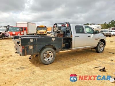 Trzecie zdjęcie samochodu z tyłu: 2018 RAM 2500 ST 4WD 6.4L V8 VIN:3C6UR5HJ5JG239677 - miniatura