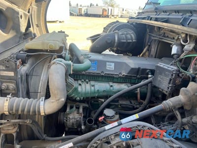 Zdjęcie 7 z 10 samochodu: 2016 VOLVO VN VNL VIN:4V4NC9EH4GN935202 - miniatura