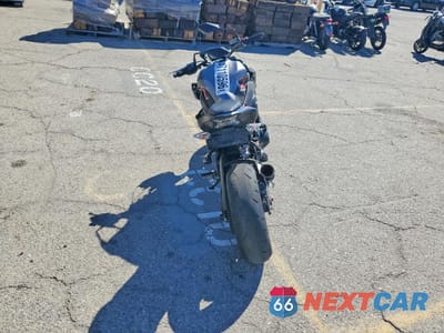 Zdjęcie 6 z 10 samochodu: 2023 KAWASAKI ZR900 F VIN:ML5ZRDF11PDA57523 - miniatura
