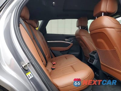 Zdjęcie 11 z 14 samochodu: 2019 AUDI E-TRON PRESTIGE VIN:WA1VAAGE6KB015517 - miniatura