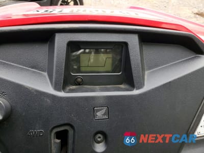 Zdjęcie 8 z 11 samochodu: 2015 HONDA SXS500 M M VIN:1HFVE0301F4000356 - miniatura