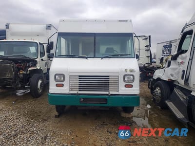 Piąte zdjęcie samochodu w środku: 2017 FORD F59 DELIVERY TRUCK VIN:1F65F5KYXH0A00333 - miniatura