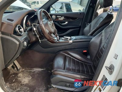 Zdjęcie 7 z 12 samochodu: 2017 MERCEDES-BENZ GLC 43 4MATIC AMG VIN:WDC0G6EB2HF210689 - miniatura