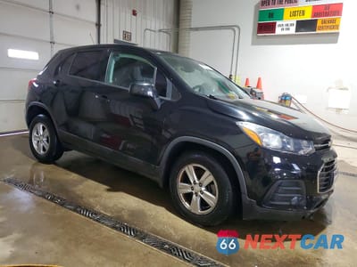 Czwarte zdjęcie samochodu z boku: 2019 CHEVROLET TRAX LS VIN:3GNCJKSB0KL268385 - miniatura