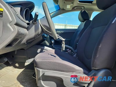 Zdjęcie 7 z 11 samochodu: 2012 KIA FORTE EX VIN:KNAFU4A29C5565678 - miniatura