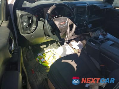 Zdjęcie 8 z 11 samochodu: 2024 GMC SIERRA C1500 VIN:3GTNHAEK8RG339788 - miniatura