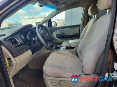 Zdjęcie 7 z 13 samochodu: 2018 KIA SEDONA LX VIN:KNDMB5C13J6394203 - miniatura