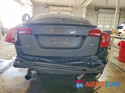 Zdjęcie 6 z 12 samochodu: 2017 VOLVO S60 R DESIGN VIN:YV149MTS2H2420039 - miniatura