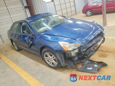 Czwarte zdjęcie samochodu z boku: 2006 HONDA ACCORD SE VIN:1HGCM56366A178676 - miniatura