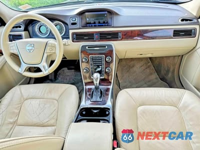 Zdjęcie 9 z 10 samochodu: 2013 VOLVO XC70 T6 VIN:YV4902BZ2D1153250 - miniatura