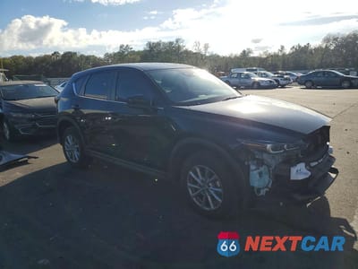 Czwarte zdjęcie samochodu z boku: 2023 MAZDA CX-5 PREFERRED VIN:JM3KFBCM8P0266790 - miniatura