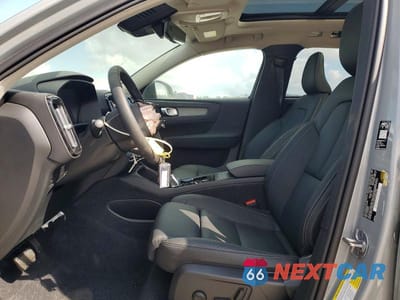 Zdjęcie 7 z 12 samochodu: 2026 VOLVO XC40 PLUS VIN:YV4L12UC0T2740440 - miniatura