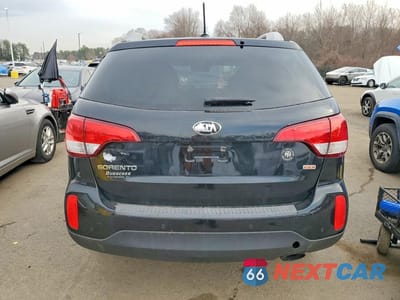 Zdjęcie 6 z 13 samochodu: 2015 KIA SORENTO LX VIN:5XYKTDA67FG616470 - miniatura