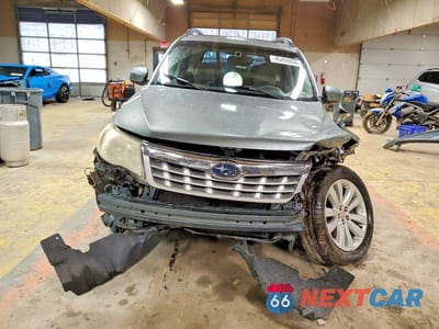 Piąte zdjęcie samochodu w środku: 2011 SUBARU FORESTER 2.5X PREMIUM VIN:JF2SHBDC4BH724331 - miniatura