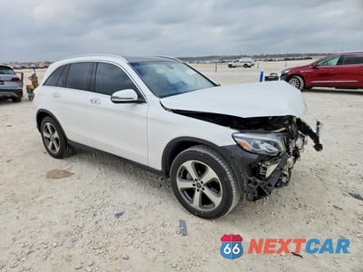 Czwarte zdjęcie samochodu z boku: 2017 MERCEDES-BENZ GLC 300 VIN:WDC0G4JB2HV010119 - miniatura