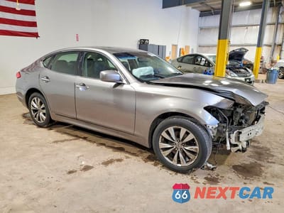 Czwarte zdjęcie samochodu z boku: 2013 INFINITI M37 X VIN:JN1BY1AR4DM602292 - miniatura