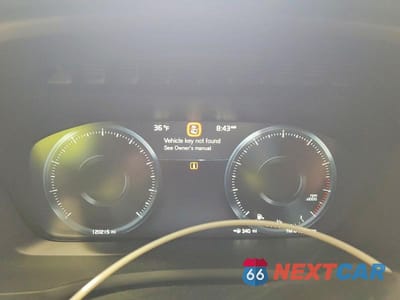 Zdjęcie 9 z 13 samochodu: 2016 VOLVO XC90 T6 VIN:YV4A22PKXG1044882 - miniatura