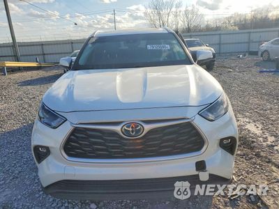 Piąte zdjęcie samochodu w środku: 2022 TOYOTA HIGHLANDER HYBRID XLE VIN:5TDGARAH7NS511701 - miniatura