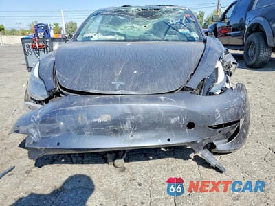 Piąte zdjęcie samochodu w środku: 2022 TESLA MODEL 3 VIN:5YJ3E1EA1NF371487 - miniatura