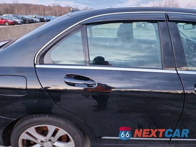 Zdjęcie 10 z 11 samochodu: 2013 MERCEDES-BENZ C 300 4MATIC VIN:WDDGF8AB6DR286892 - miniatura