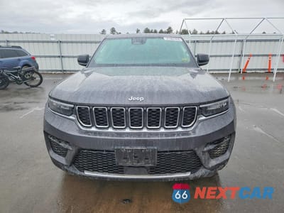 Piąte zdjęcie samochodu w środku: 2023 JEEP GRAND CHEROKEE LAREDO VIN:1C4RJHAG4PC575192 - miniatura