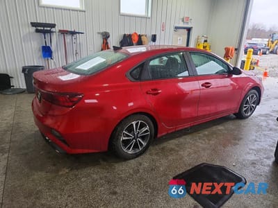 Trzecie zdjęcie samochodu z tyłu: 2024 KIA FORTE LXS VIN:3KPF24AD8RE733558 - miniatura