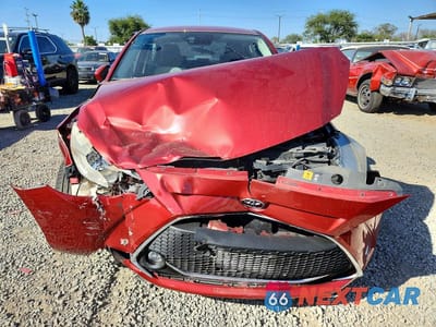 Piąte zdjęcie samochodu w środku: 2019 TOYOTA YARIS LE VIN:3MYDLBYV2KY510798 - miniatura