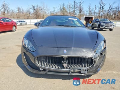 Piąte zdjęcie samochodu w środku: 2017 MASERATI GRANTURISMO S VIN:ZAM45VMA2H0243691 - miniatura